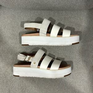 Ugg Women's Braelynn White Leather Sandals Strappy Comfort sz 7